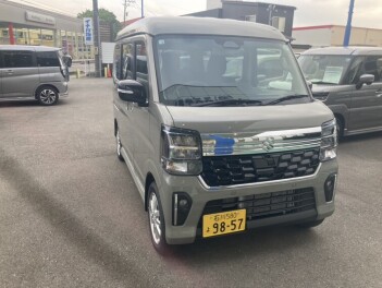 七尾店に新しくなったエブリイワゴンの試乗車入りました。